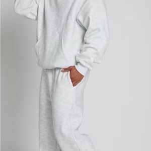 Comfrt Snow Leopard set 3x bottoms 2x sweatshirt